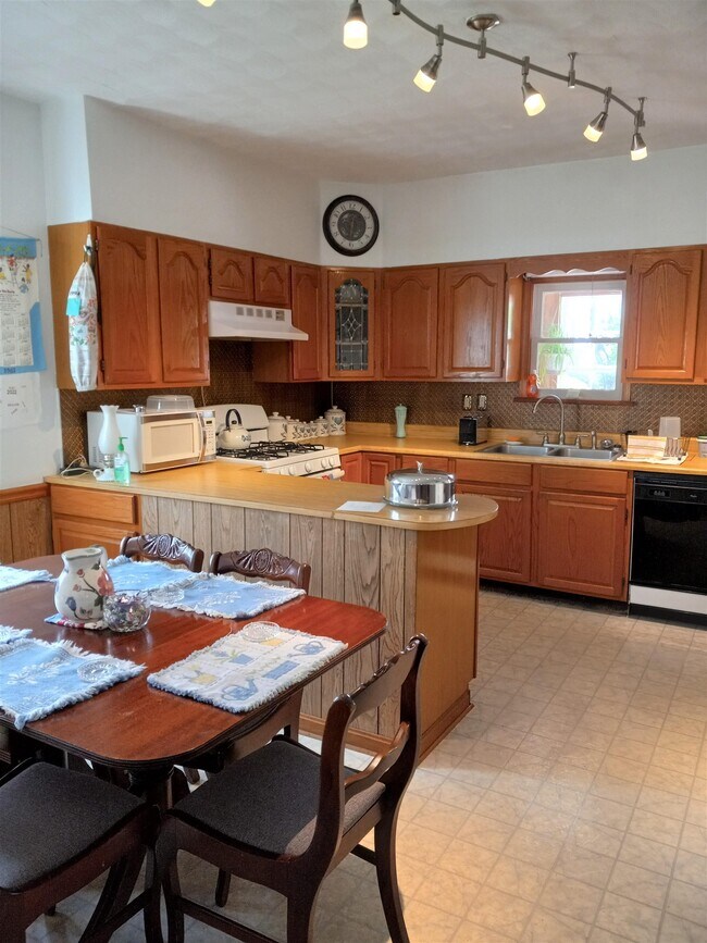 Foto del edificio - 1163 Keezletown Rd