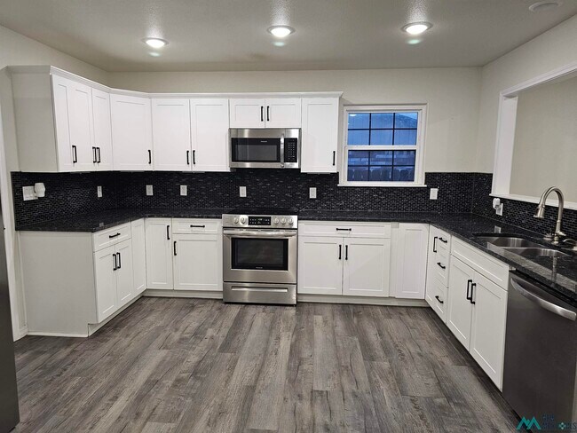 Building Photo - 1812 Jonquil Park Dr