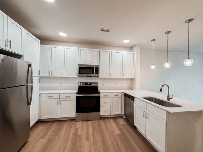 Building Photo - Cosmopolitan on the Canal