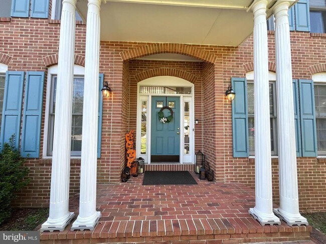 Building Photo - 21226 Edgewood Ct
