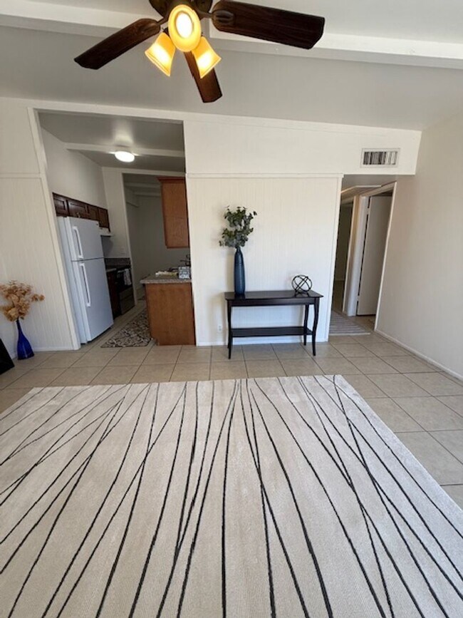 Foto del edificio - 2 Bed 1 Bath Spacious Apartment