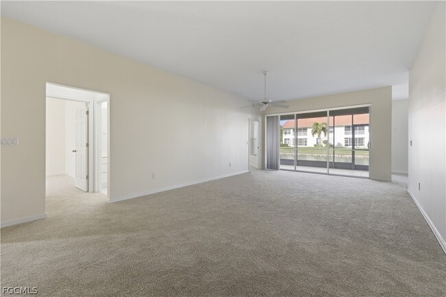 Foto del edificio - 15190 Royal Windsor Ln