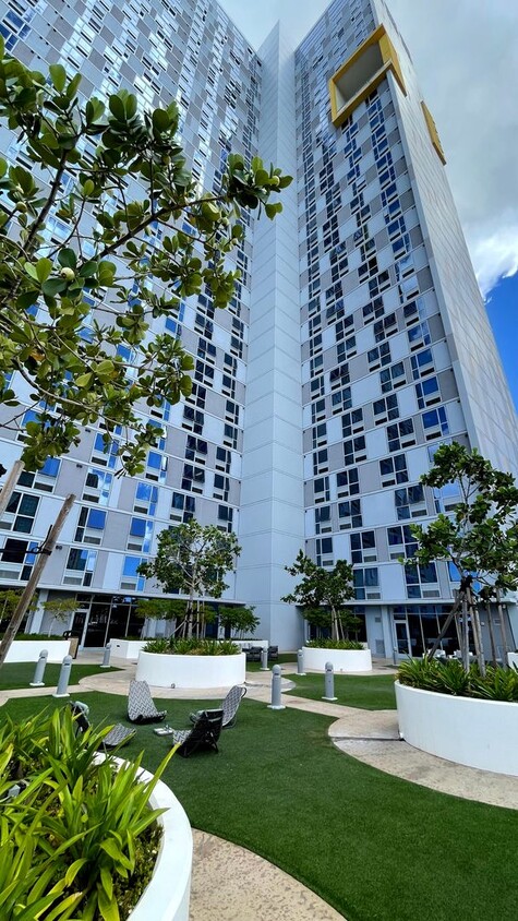 Partially Furnished. Unbeatable location... - Partially Furnished.   Unbeatable location...