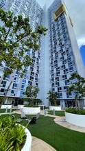 Building Photo - 988 Halekauwila St