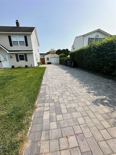 Photo - 12 Green Ln House