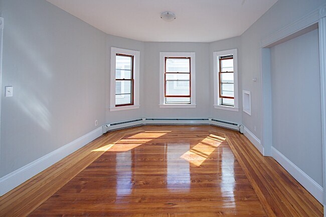 Building Photo - 175 Rindge Ave