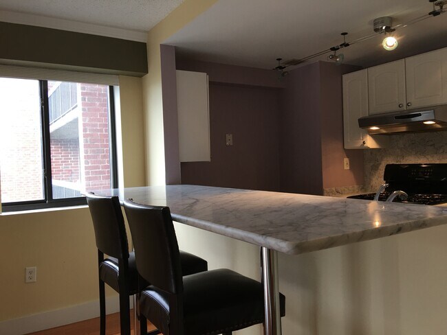 Foto del edificio - 15 N Beacon St