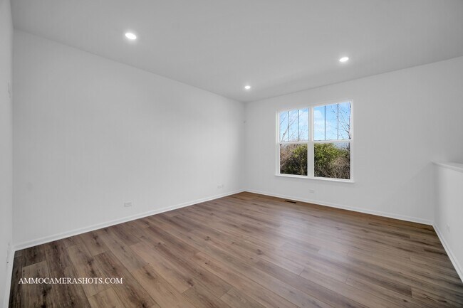 Foto del edificio - 512 Wolverine Dr