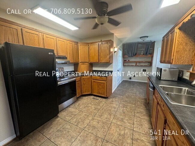 Foto del edificio - 541 Neal Dr