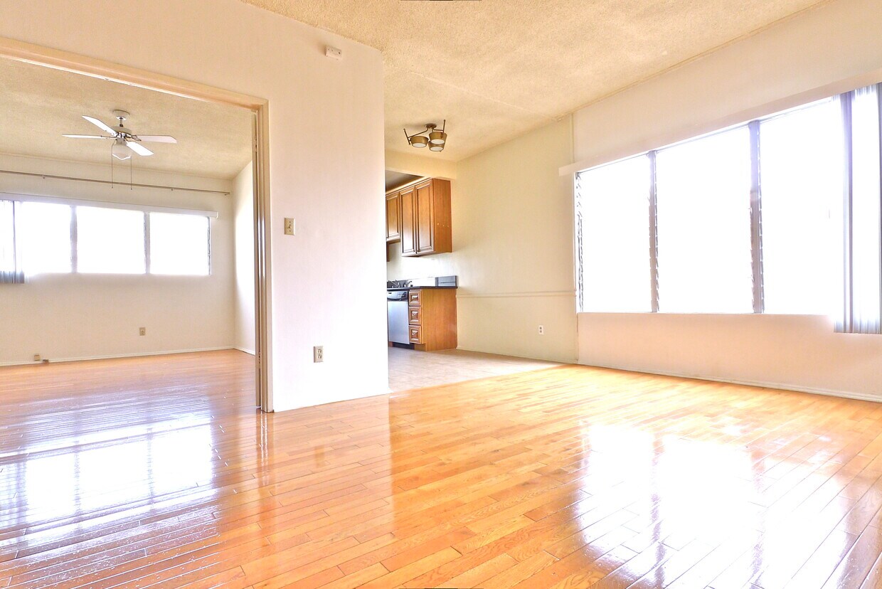 Main living area - 947 9th St