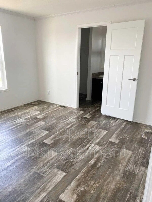 Foto del edificio - 67 Jerry Dr