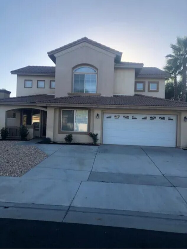 Foto principal - 29507 Desert Terrace Dr