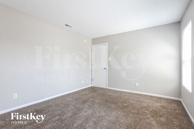 Foto del edificio - 10872 Zimmerman Ln