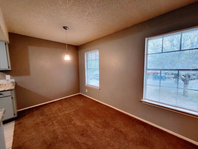 Building Photo - Willowrun D