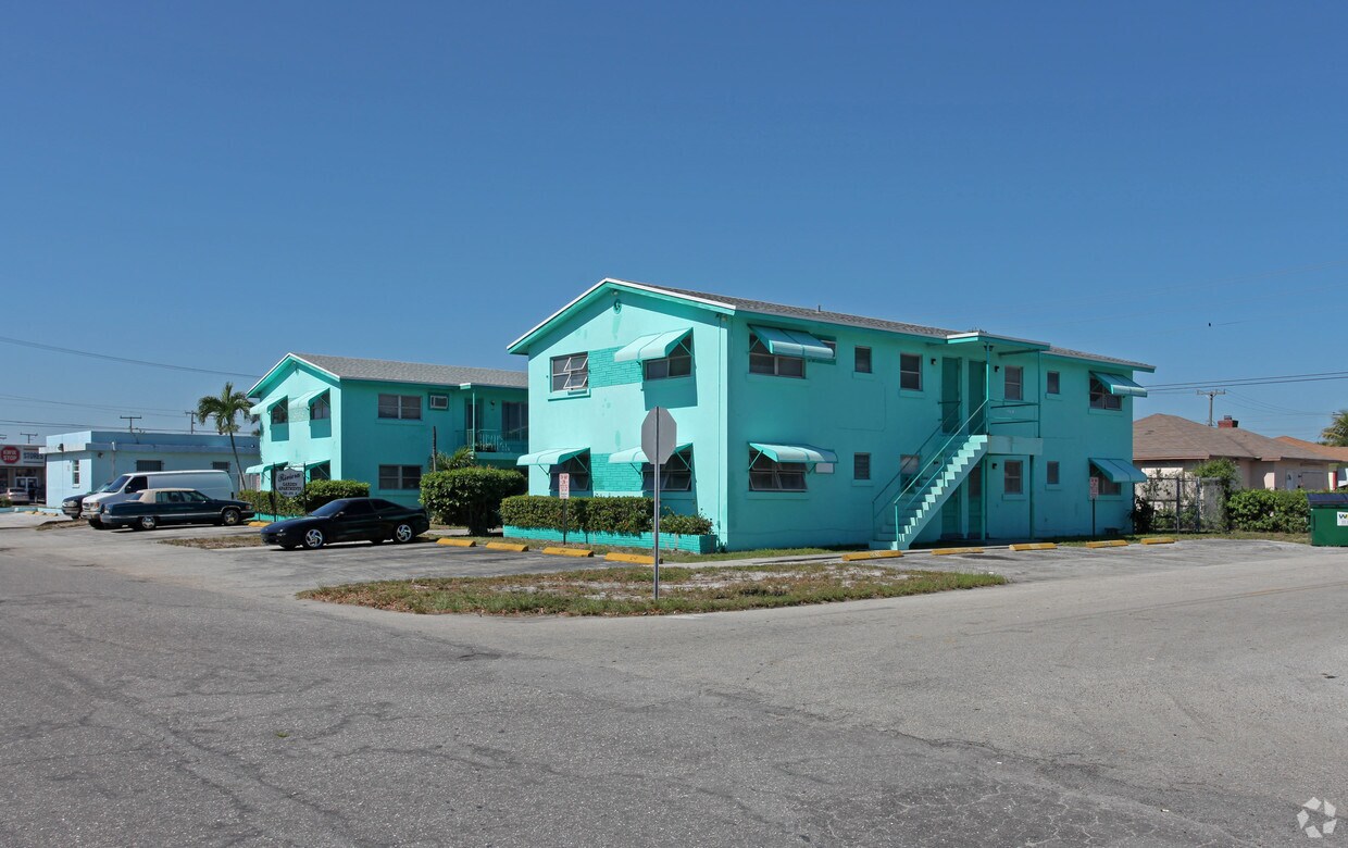 Building Photo - Riveria Garden Apartments