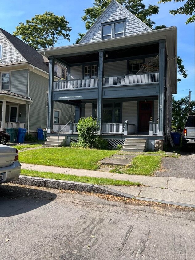 38 Hinsdale St Unit Lower, Rochester, NY 14620 Apartments in