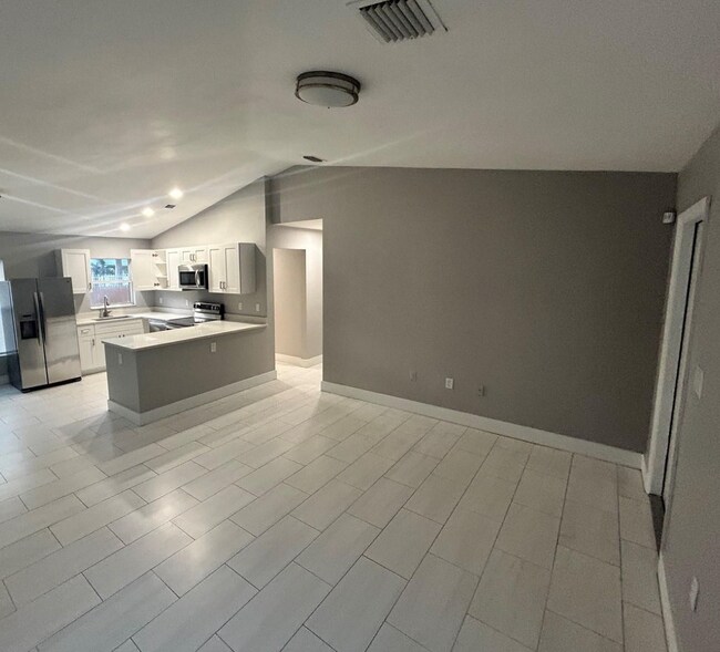 Foto del edificio - 1724 NW 1st Pl