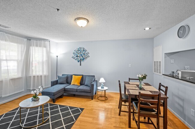 Foto del edificio - 525 Olmsted Park Pl
