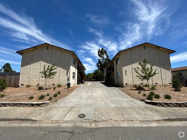 Building Photo - 485 Mill St