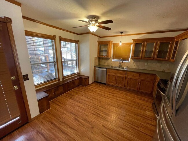 Foto del edificio - Beautiful 2 Bedroom 2 Bathroom in Big Bear City with Large Backyard