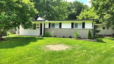 Building Photo - 530 Humes Ln