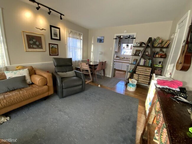 Building Photo - 2 br, 1 bath Townhome - 2314 Fairview Terrace