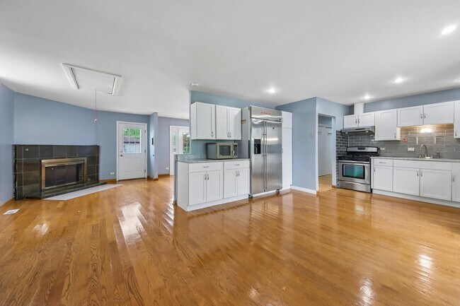 Foto del edificio - 670 Lakeview Ln