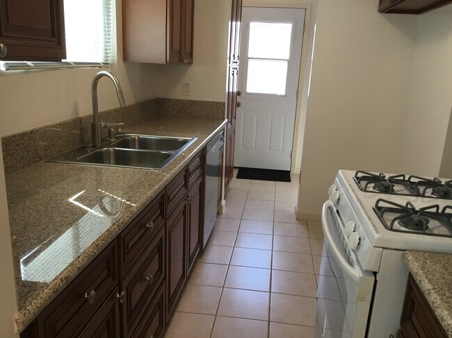 Foto del edificio - 2821 Glendon Ave