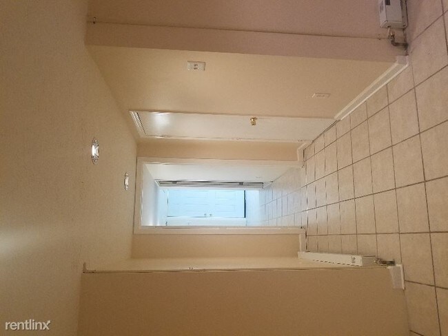 Building Photo - 1 br, 1 bath Apartment - 106 sparks st