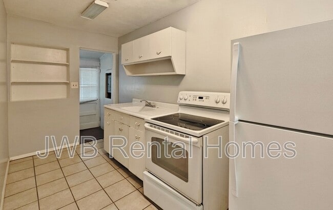 Building Photo - 2941 Selma St