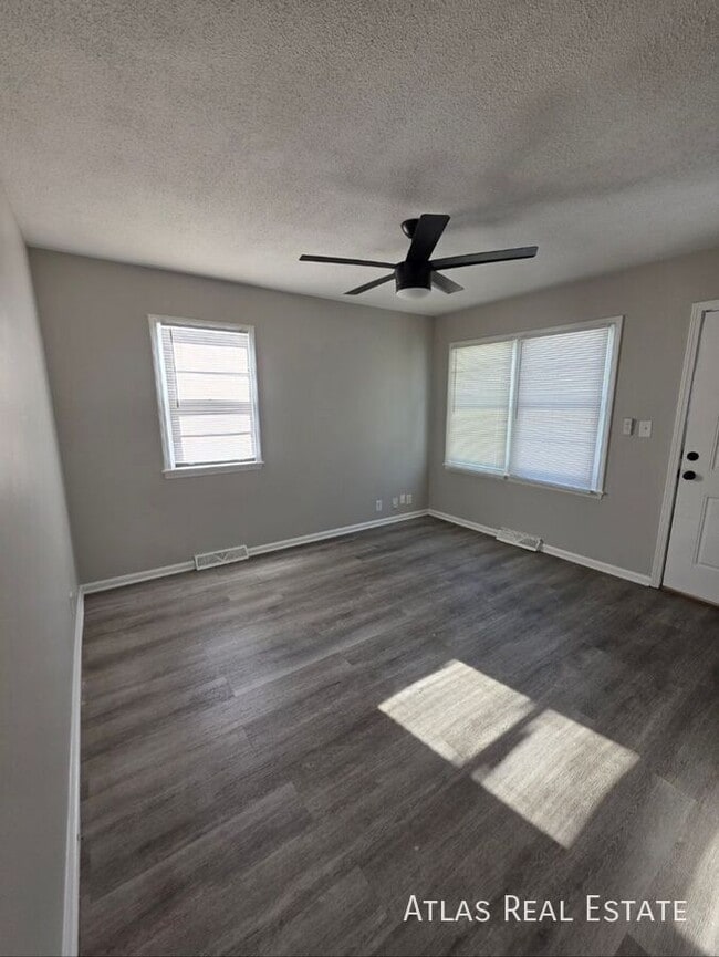 Foto del edificio - 2841 N 64 St