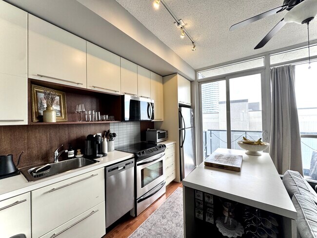 Photo du bâtiment - 25 Carlton St.