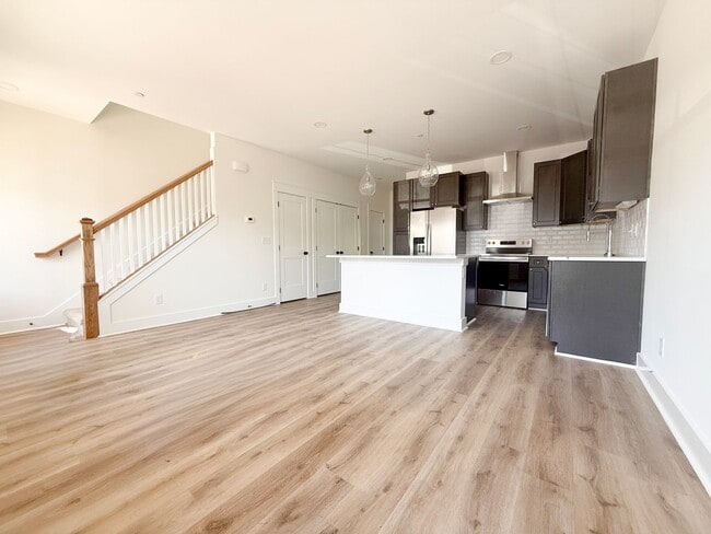 Building Photo - 3-Bedroom + Flex Room at Highbury