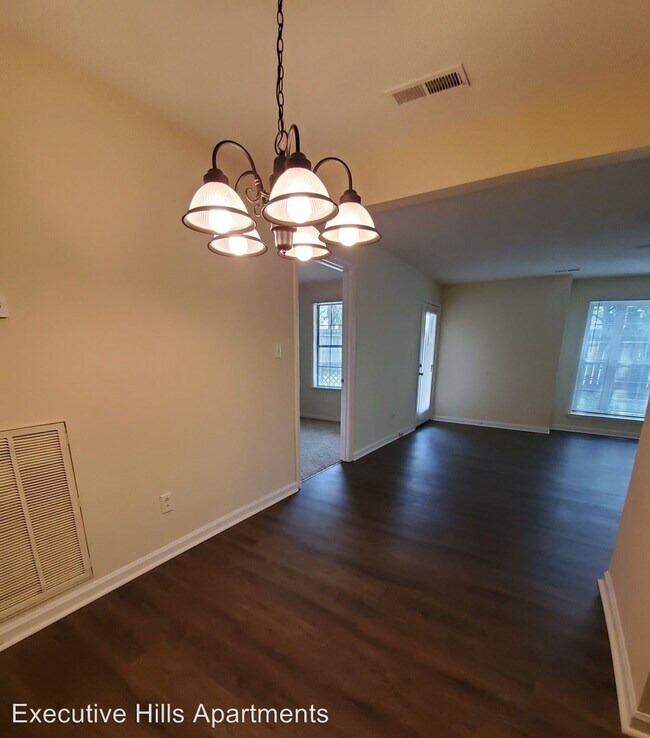 Building Photo - 1601 Sparkman Dr NW