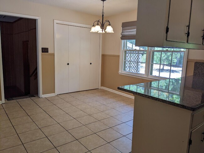 Dining Area - 2717 Newkirk Ave