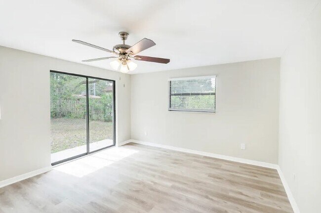 Foto del edificio - 4516 S Hale Ave