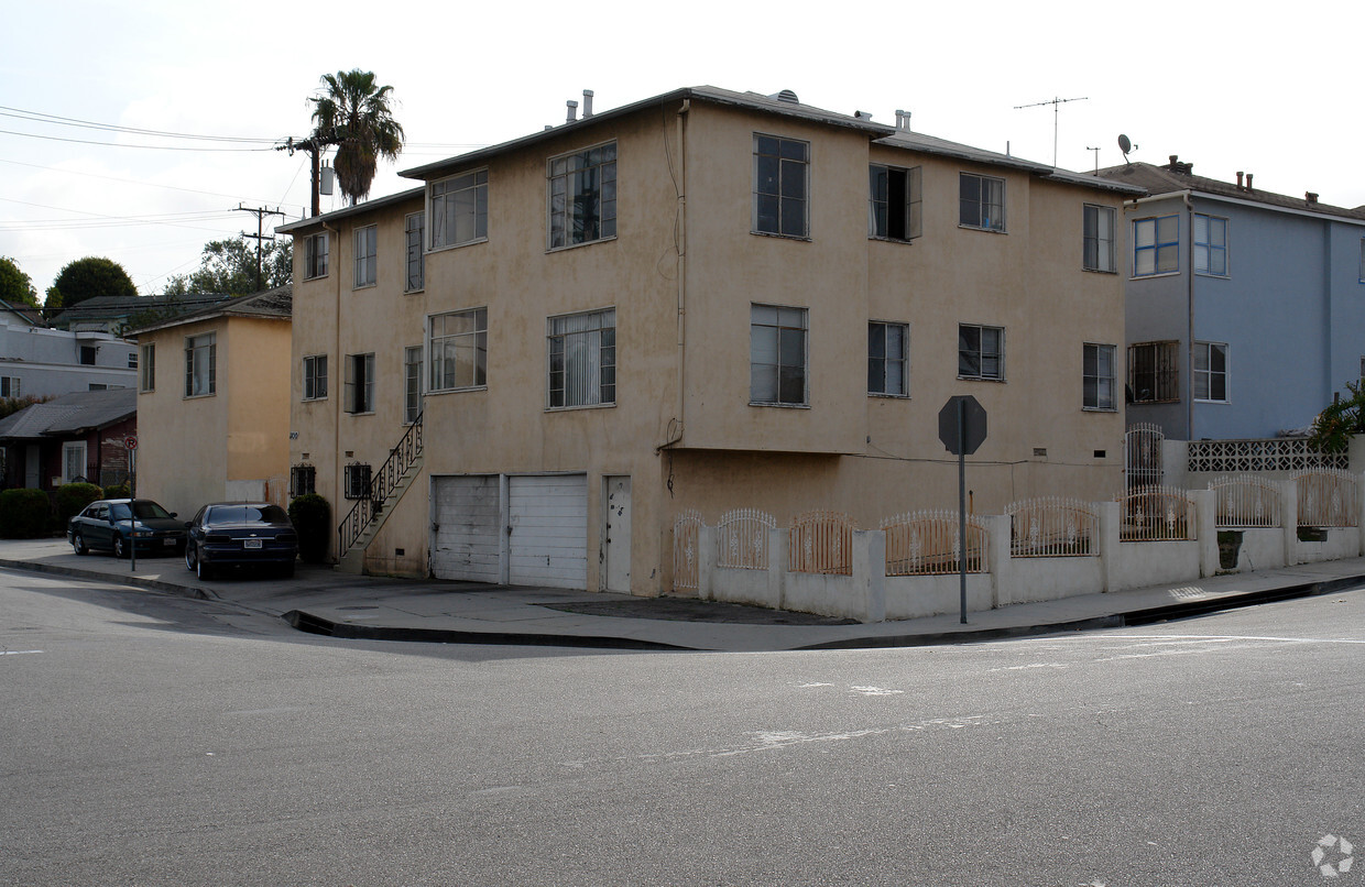 Building Photo - 1100 Forest St