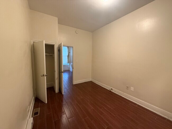 Foto del edificio - 1819 W Oxford St