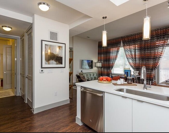 Foto del edificio - 7218 Libby Rd