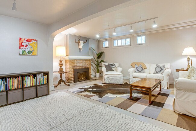 Foto del edificio - 757 N Clayton St