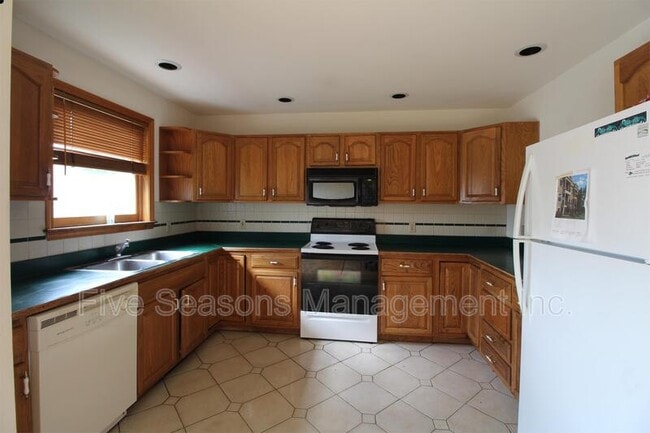 Photo - 62-68 Orchard Terrace - 68 Apartment