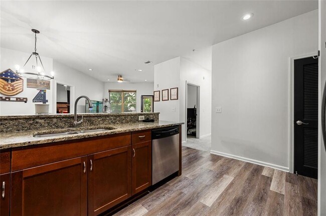 Foto del edificio - 870 Mayson Turner Rd NW