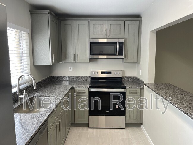 Foto del edificio - 602 Orange Dr