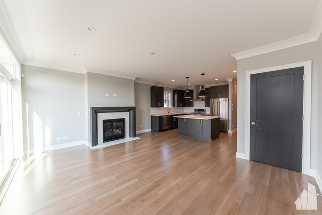 Foto del edificio - 2319 N Southport Ave