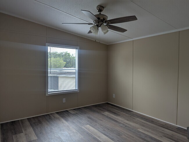 Foto del edificio - 125 Sky Ridge Dr