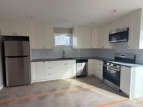 Building Photo - 1312 Grand St NE