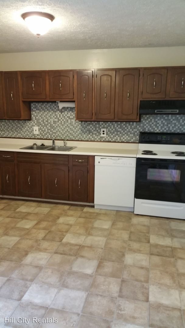 Building Photo - 208 Fountain Dr