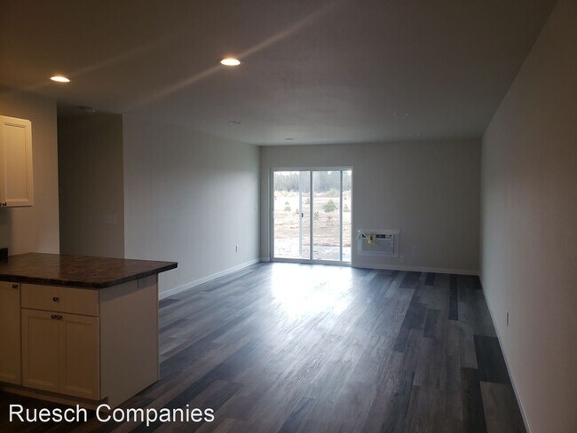 Foto del edificio - 3 br, 1.5 bath House - 3065 Barrington Place