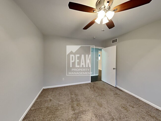 Foto del edificio - NEW YEAR SPECIAL! $500 OFF FIRST FULL MONT...