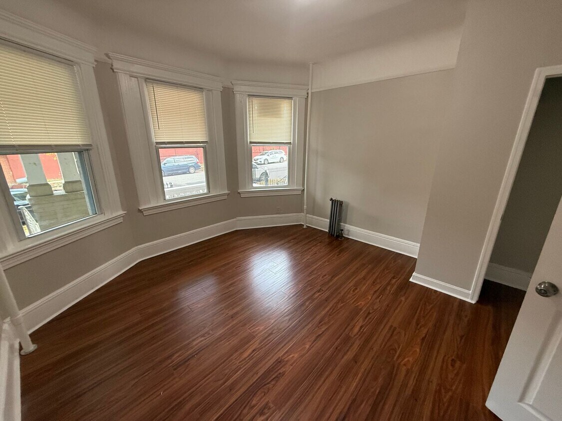 Foto principal - 203 Hollywood Ave